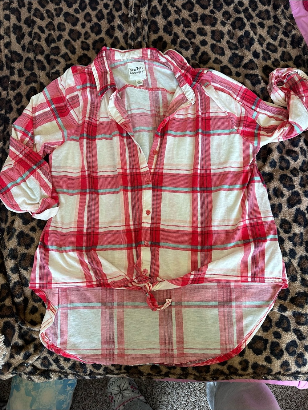 New York Laundry Red and White Plaid Button-Front Shirt with Front Tie